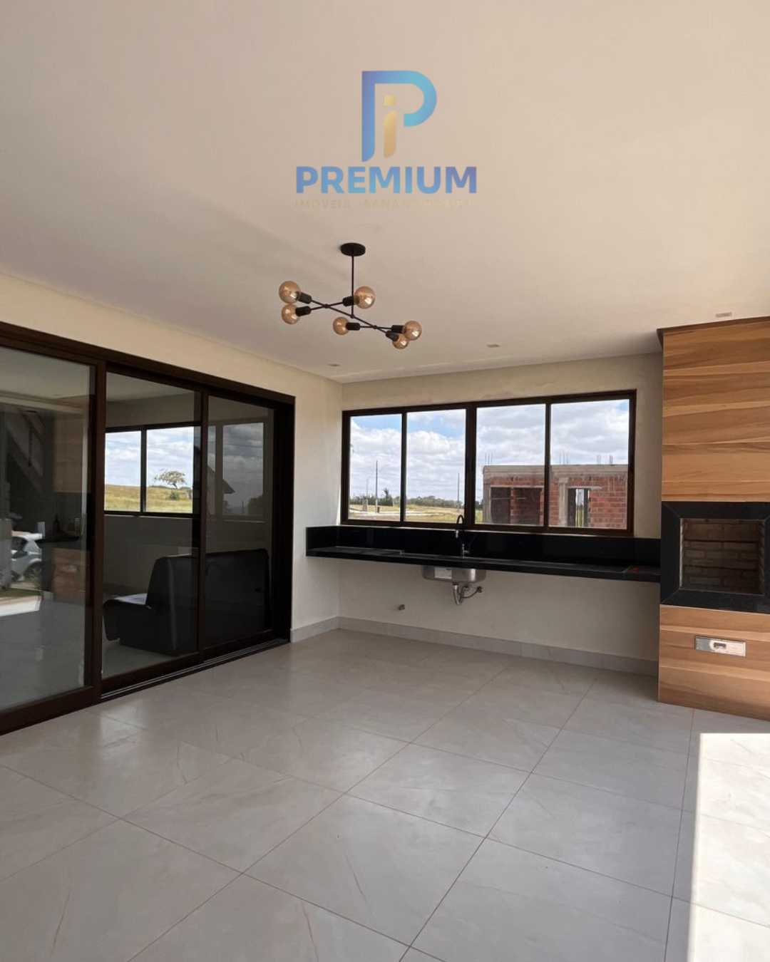 CASA - CONDOMÍNIO MONTELIER