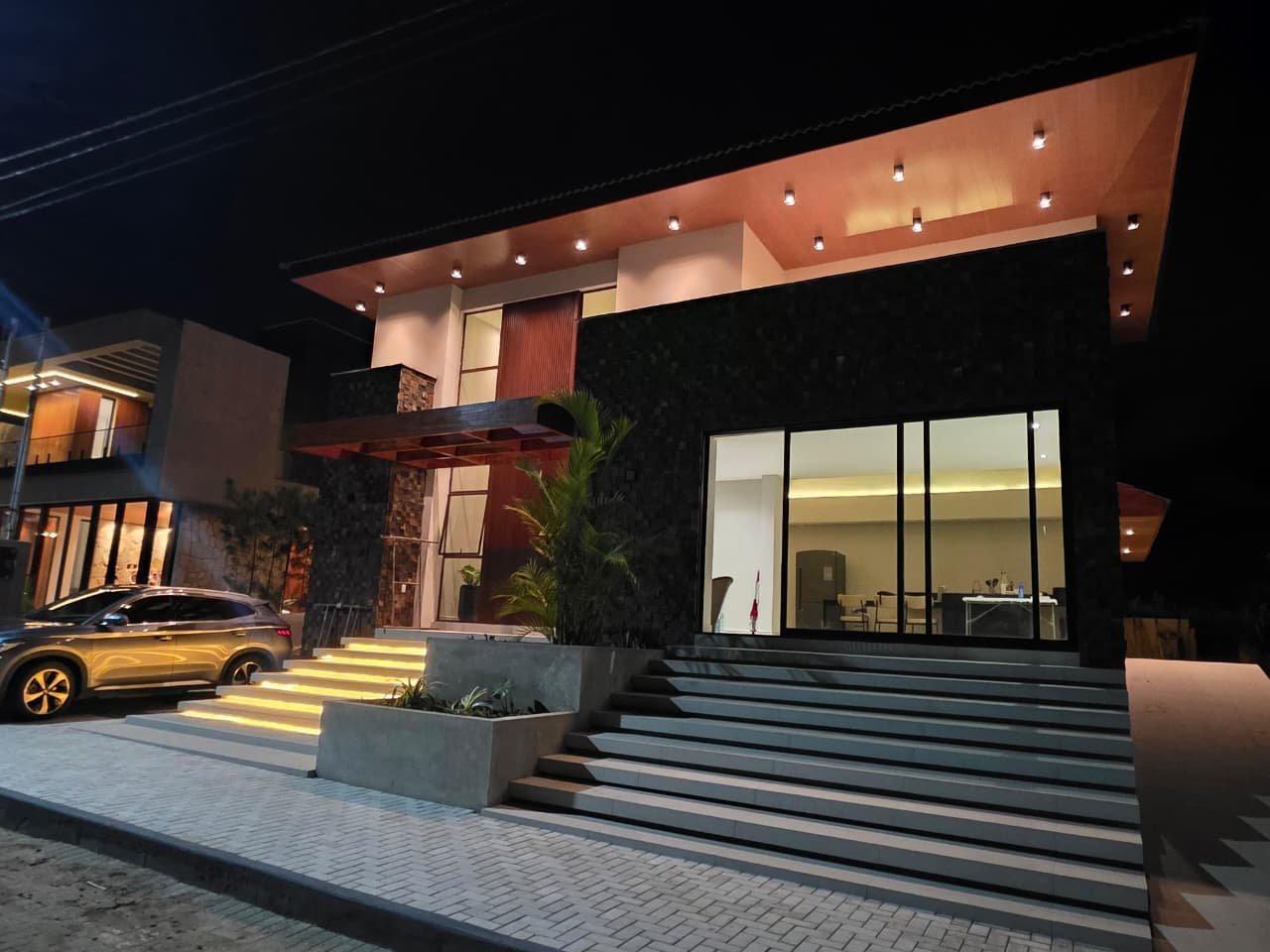 CASA - CONDOMÍNIO MONTELIER
