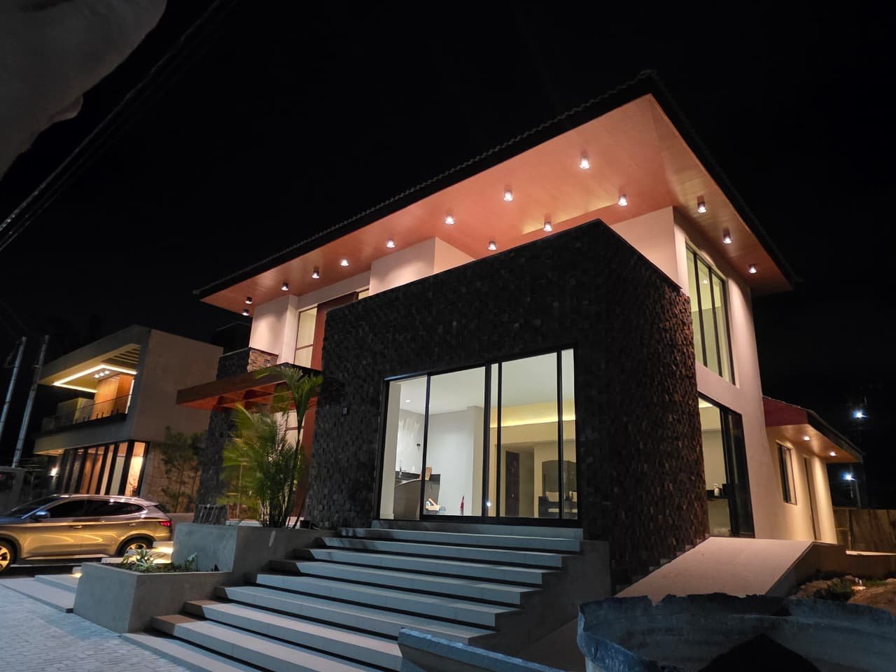 CASA - CONDOMÍNIO MONTELIER