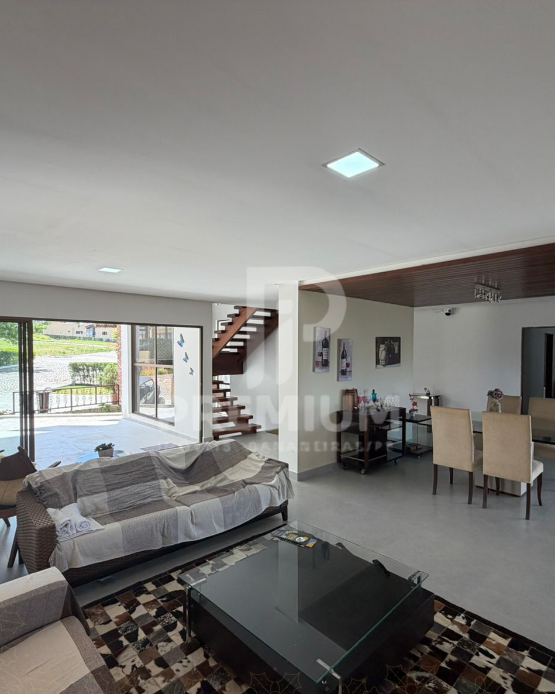 CASA PARA TEMPORADA - CONDOMÍNIO ÁGUAS DA SERRA
