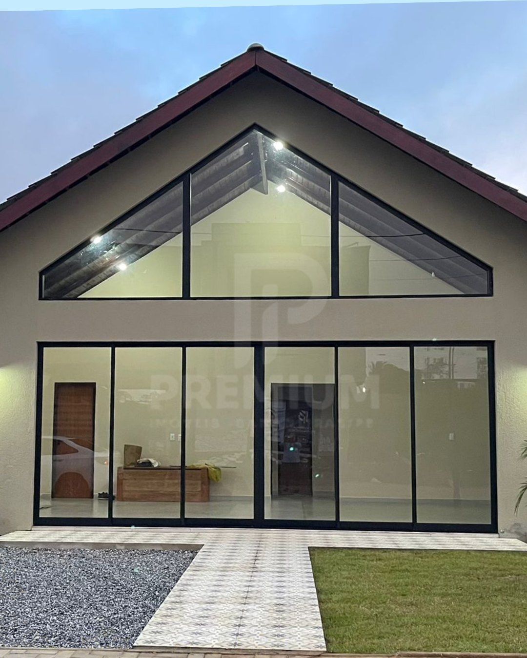 CASA - CONDOMÍNIO MONTELIER
